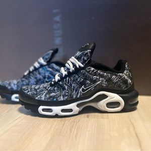 Nike Air Max Plus “Shattered Ice Black” Athletic Shoes DO6384-001 Mens Size 7